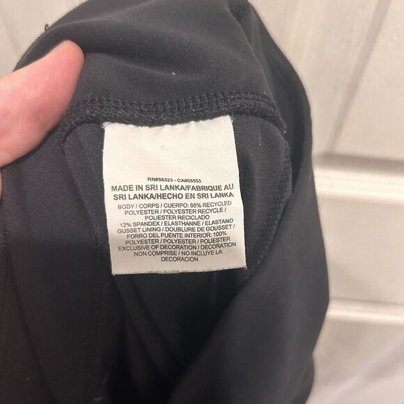 Nike Dri-Fit Ten Less Plastic Bottles One Legend Black Size Women’s Large - Picture 7 of 7
